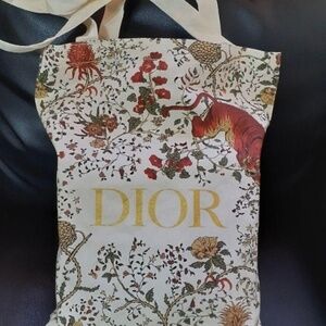 Christian Dior Tiger Pattern 2023 Model Tote Bag Novelty 13in x 14in